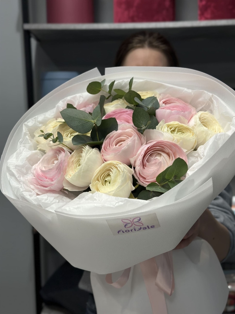 Букет ранункулюсов Баббл Гам: нежность, которую невозможно забыть Цветы, Букеты, Подарки, Сладости в Тель-Авив с доставкой
