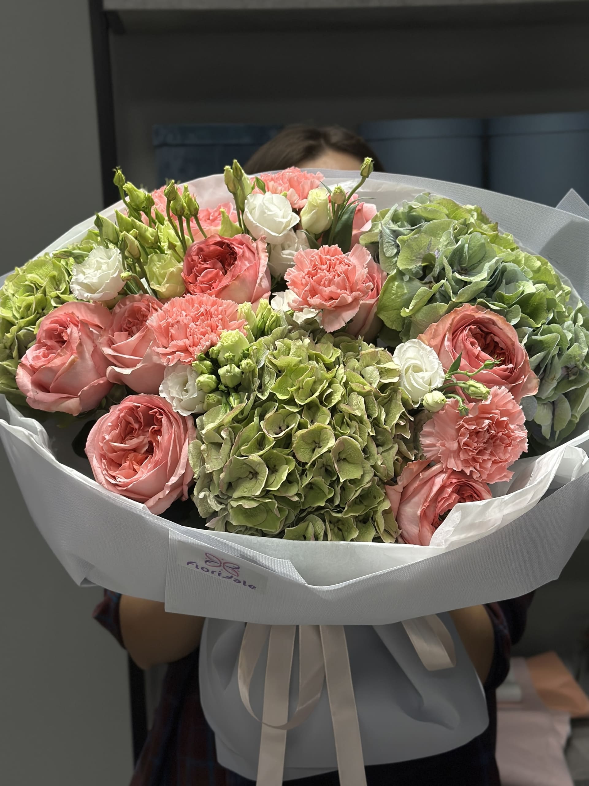 Классический букет Эленелль: романтика в каждой детали Цветы, Букеты, Подарки, Сладости в Тель-Авив с доставкой