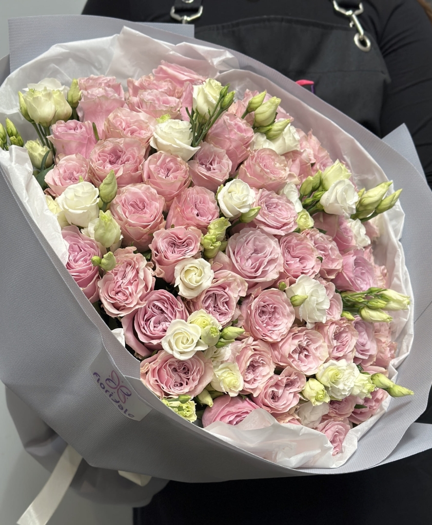 Классический букет Лук Эт Ми: собирает взгляды на себя, словно магнит Цветы, Букеты, Подарки, Сладости в Тель-Авив с доставкой