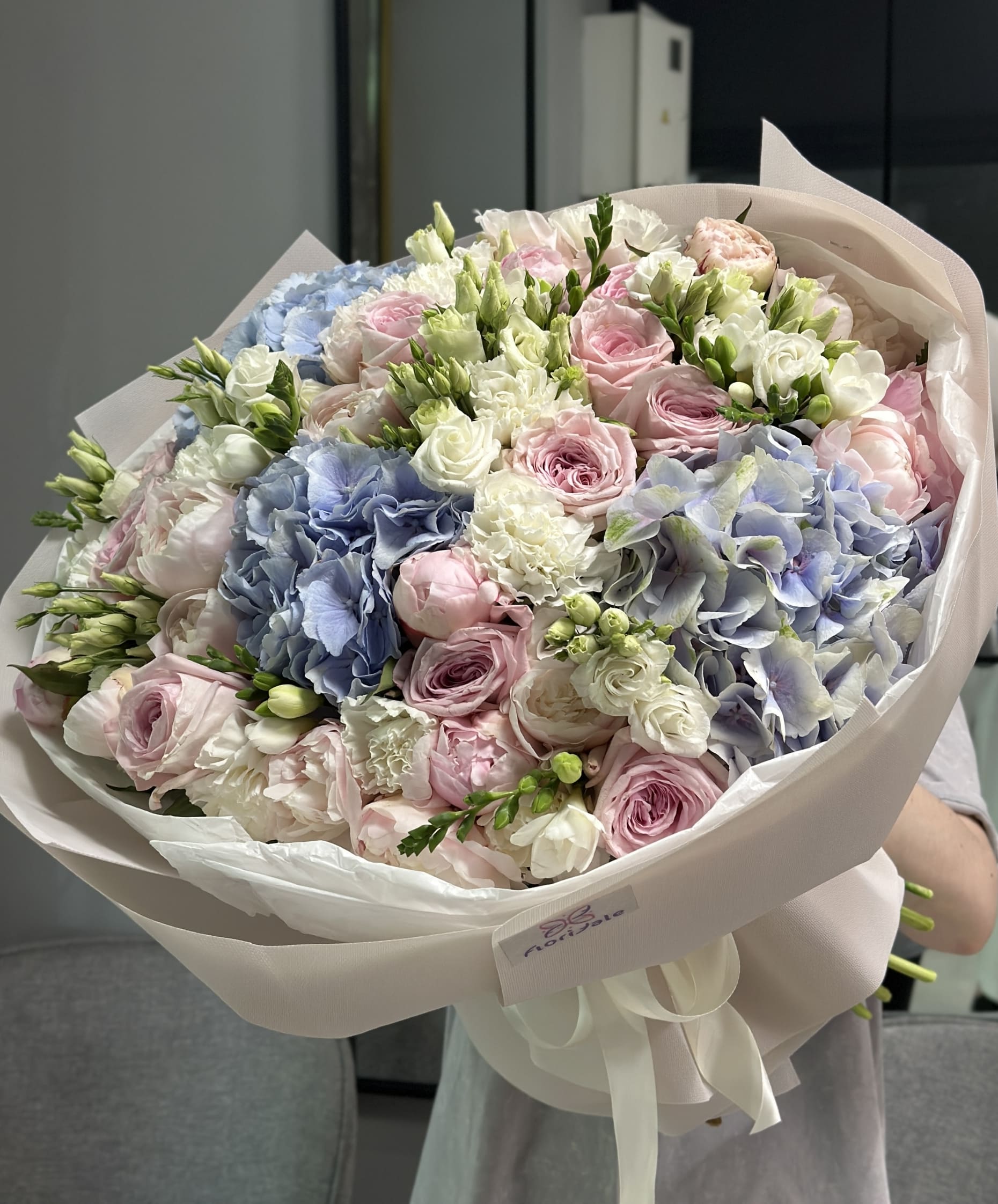 Классический букет Арт: произведение искусства 1 Цветы, Букеты, Подарки, Сладости в Тель-Авив с доставкой Классический букет Арт: произведение искусства Цветы, Букеты, Подарки, Сладости в Тель-Авив с доставкой