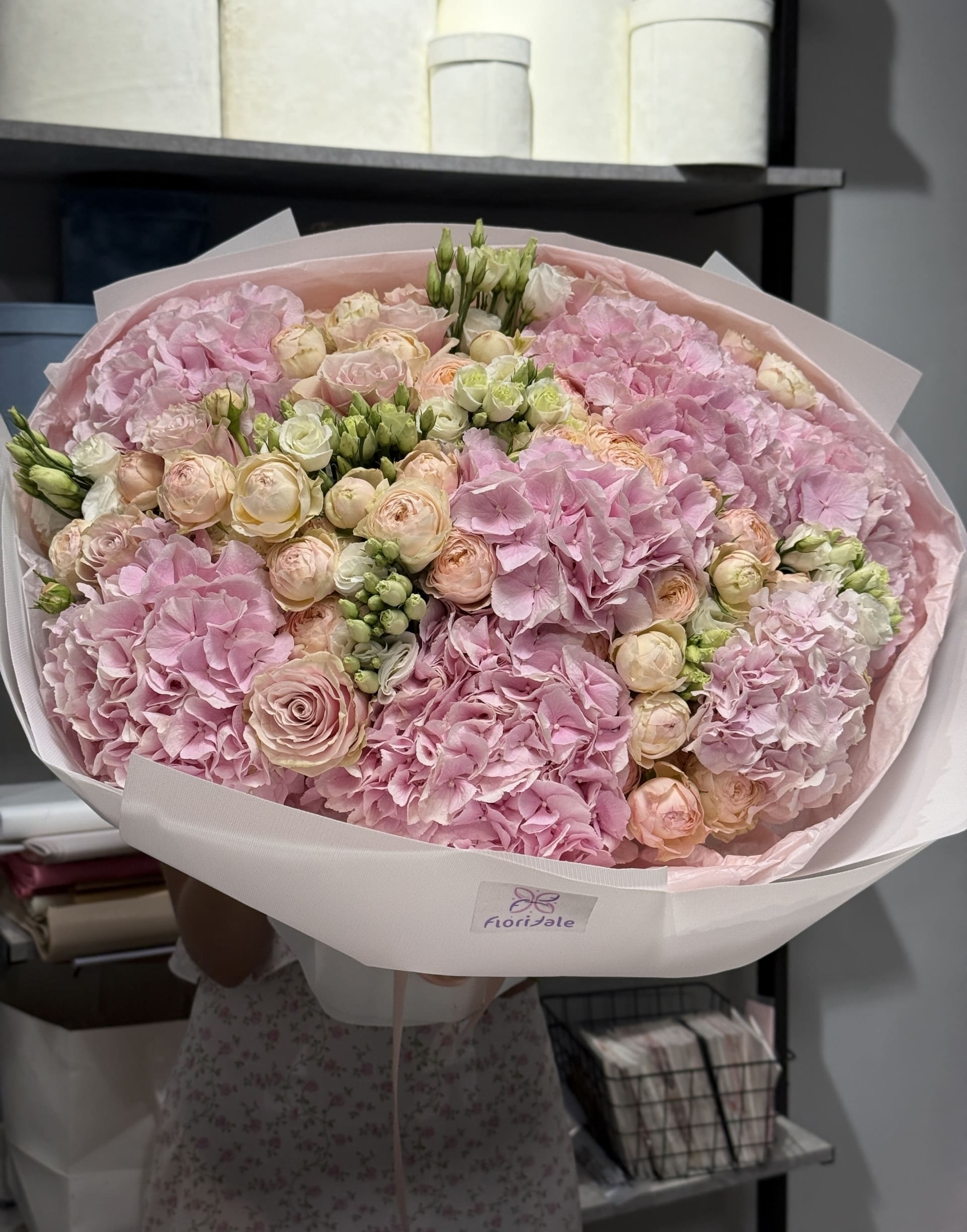 Классический букет Фласти: зажжет огонь в глазах любой девушки Цветы, Букеты, Подарки, Сладости в Тель-Авив с доставкой