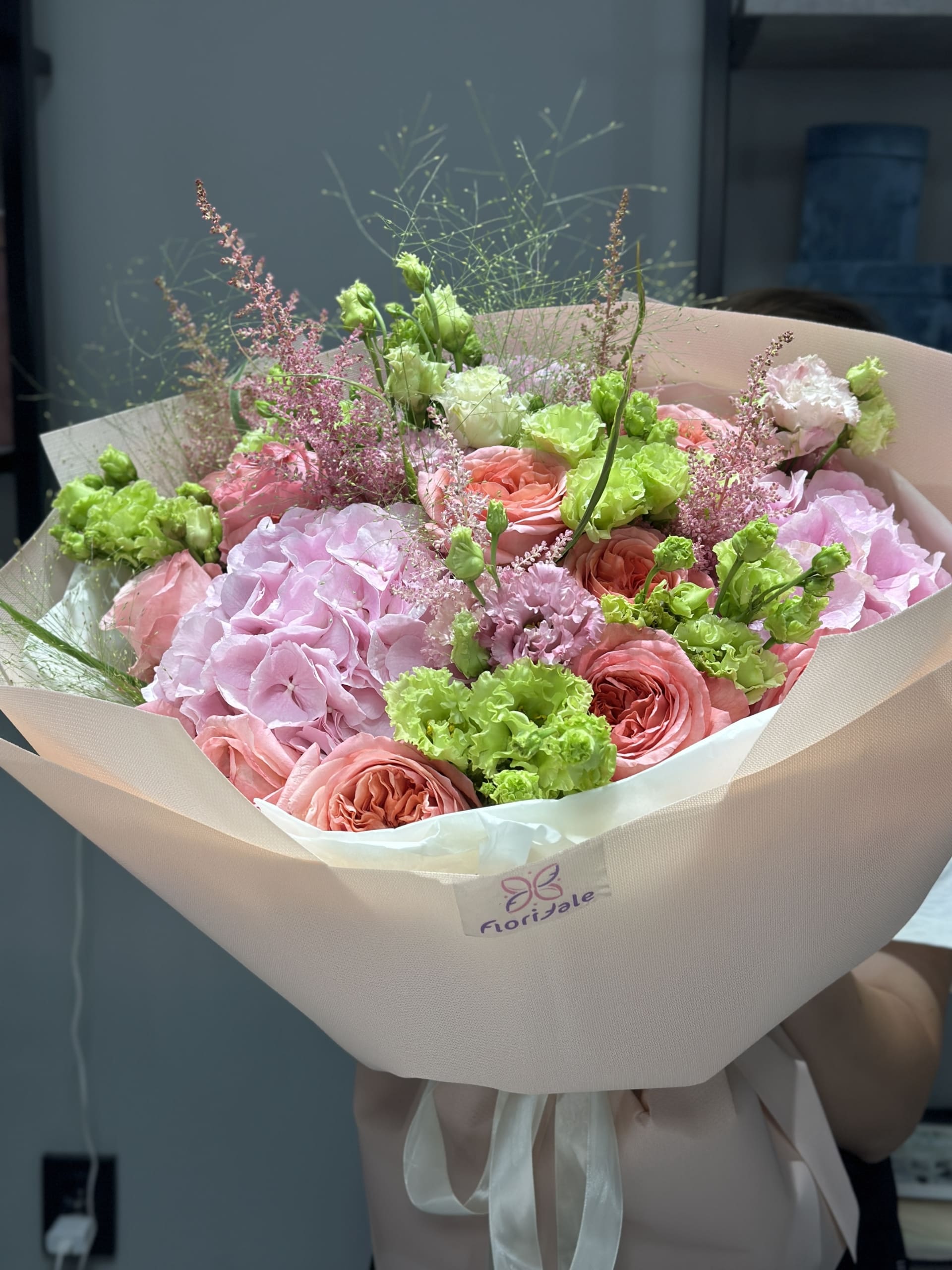 Классический букет Жарден: шедевр природы 1 Цветы, Букеты, Подарки, Сладости в Тель-Авив с доставкой Классический букет Жарден: шедевр природы Цветы, Букеты, Подарки, Сладости в Тель-Авив с доставкой