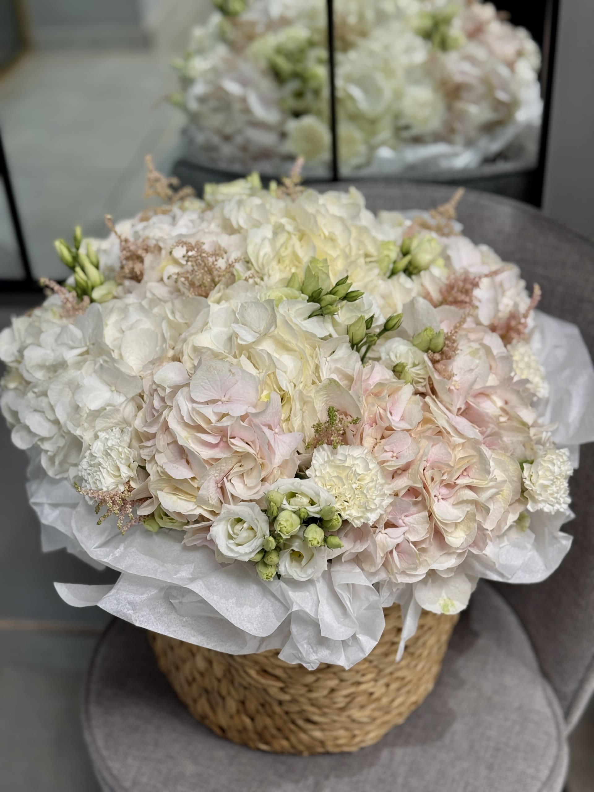 Композиция в корзине Кей: ключ к сердцу любимой Цветы, Букеты, Подарки, Сладости в Тель-Авив с доставкой