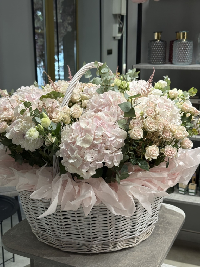 Композиция в корзине Молли: когда не нужно искать повода Цветы, Букеты, Подарки, Сладости в Тель-Авив с доставкой