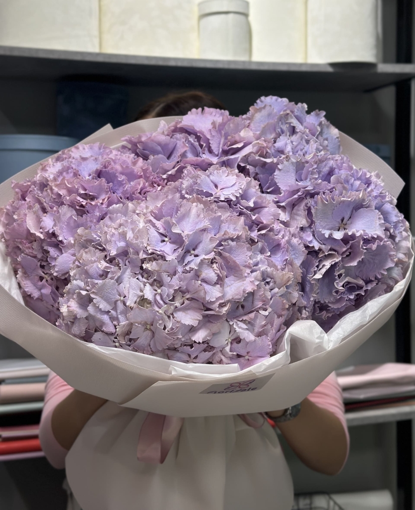 Букет из гортензий Лавандовое Облако: цветочная версия первого поцелуя Цветы, Букеты, Подарки, Сладости в Тель-Авив с доставкой