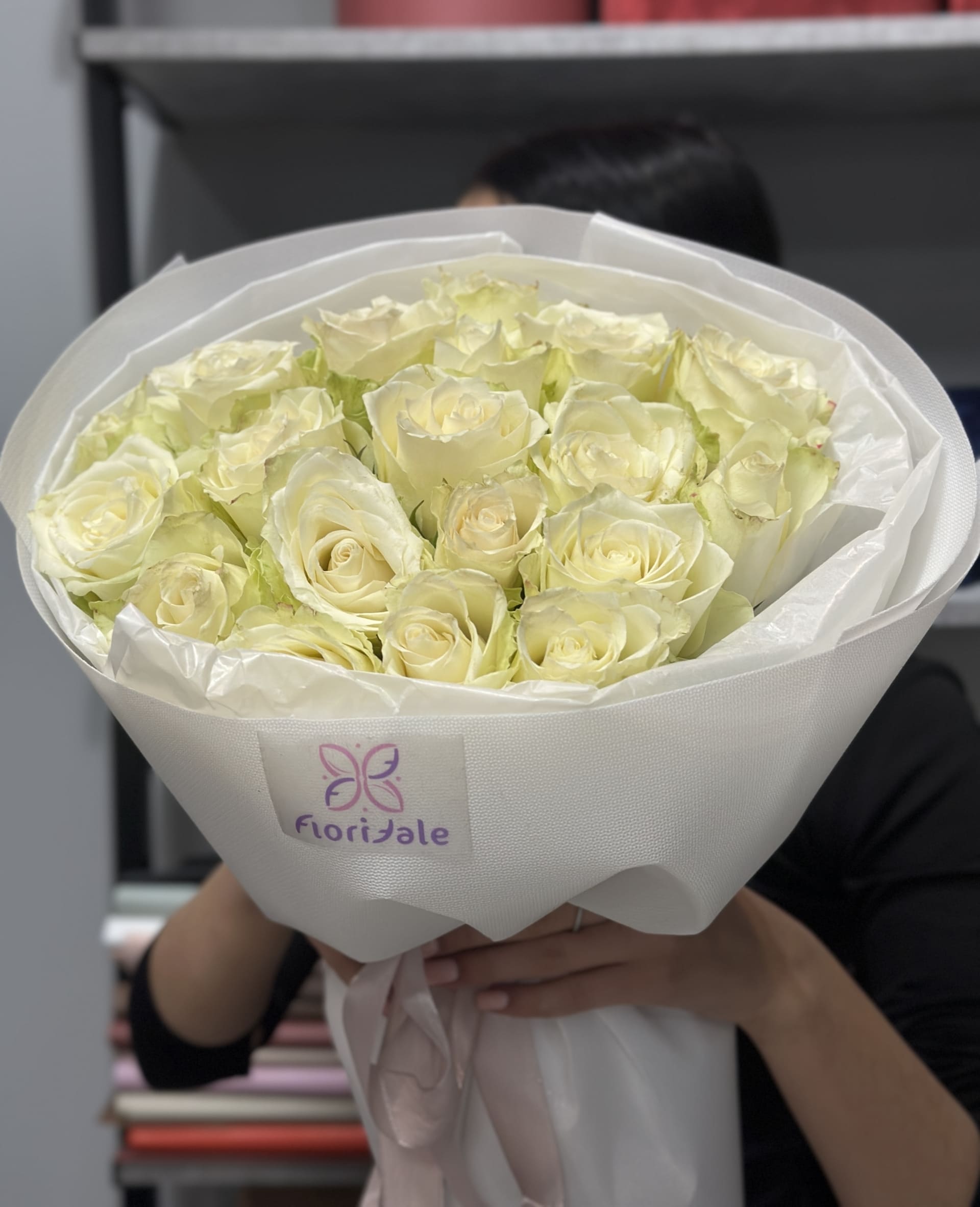 Букет роз Ангел: тонкая грань между красотой и светом 1 Цветы, Букеты, Подарки, Сладости в Тель-Авив с доставкой Букет роз Ангел: тонкая грань между красотой и светом Цветы, Букеты, Подарки, Сладости в Тель-Авив с доставкой