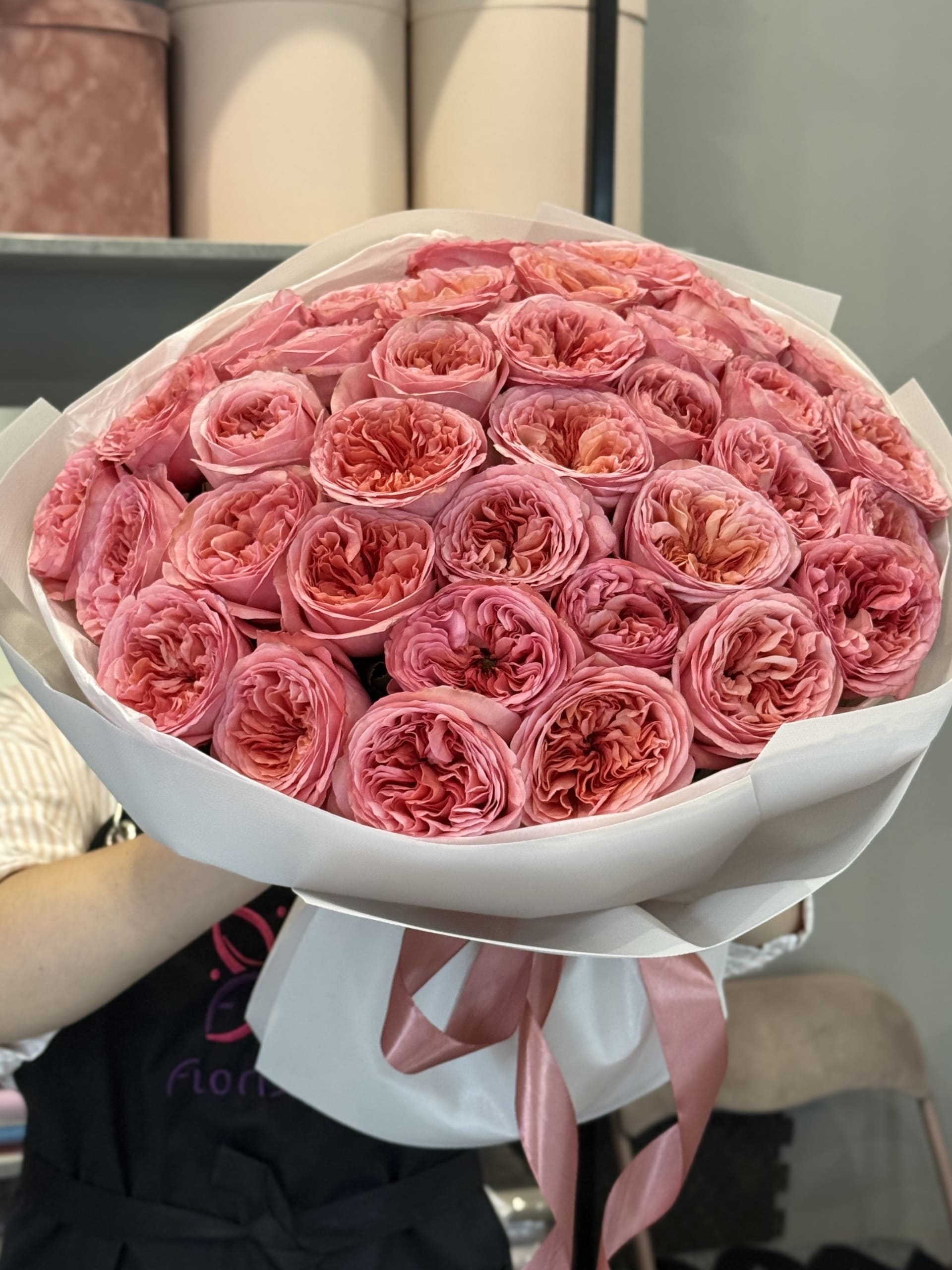 Букет пионовидных роз Эстилиста: дополнит любой образ Цветы, Букеты, Подарки, Сладости в Тель-Авив с доставкой