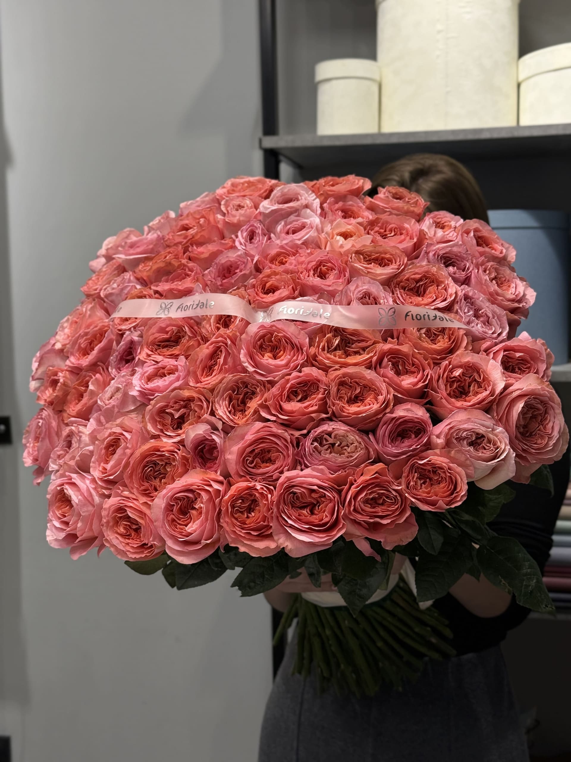 Букет роз Романтика: танец роз 1 Цветы, Букеты, Подарки, Сладости в Тель-Авив с доставкой Букет роз Романтика: танец роз Цветы, Букеты, Подарки, Сладости в Тель-Авив с доставкой